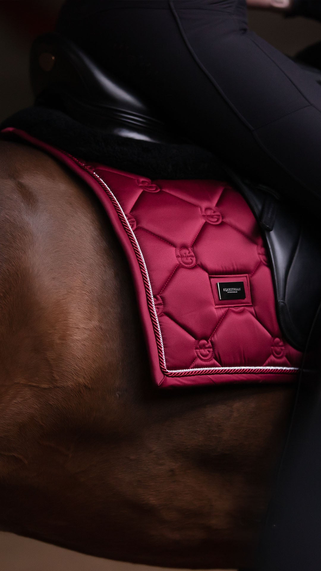 Riding World Wave Bordeaux Saddle Pad main image 1