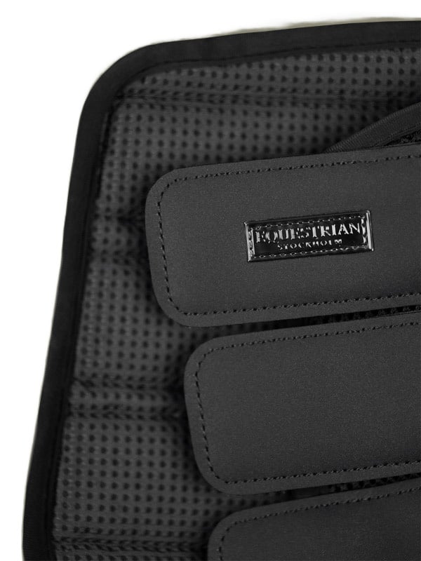 Mesh Brushing Boots All Black