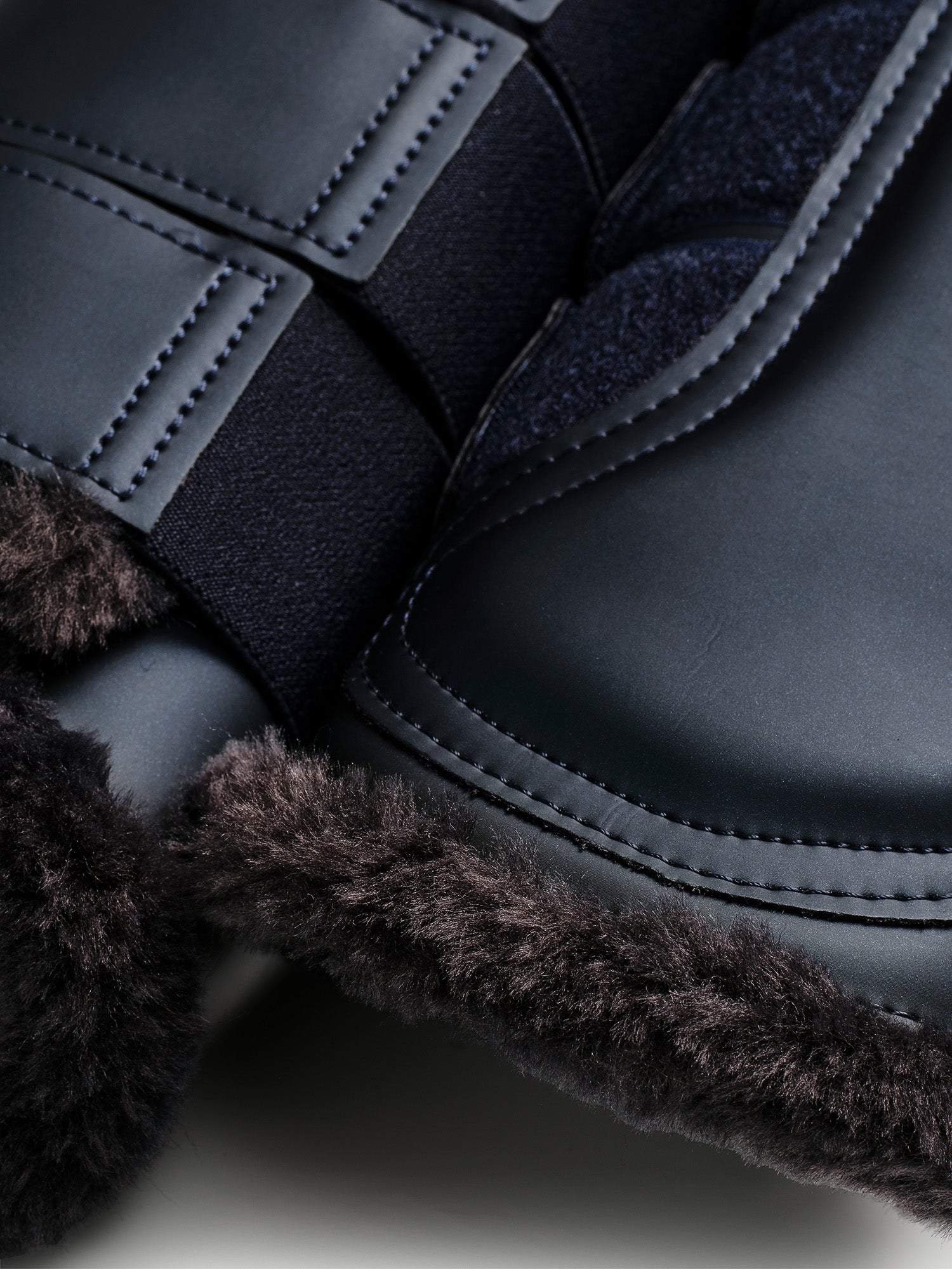 Brushing Boots Clean Navy