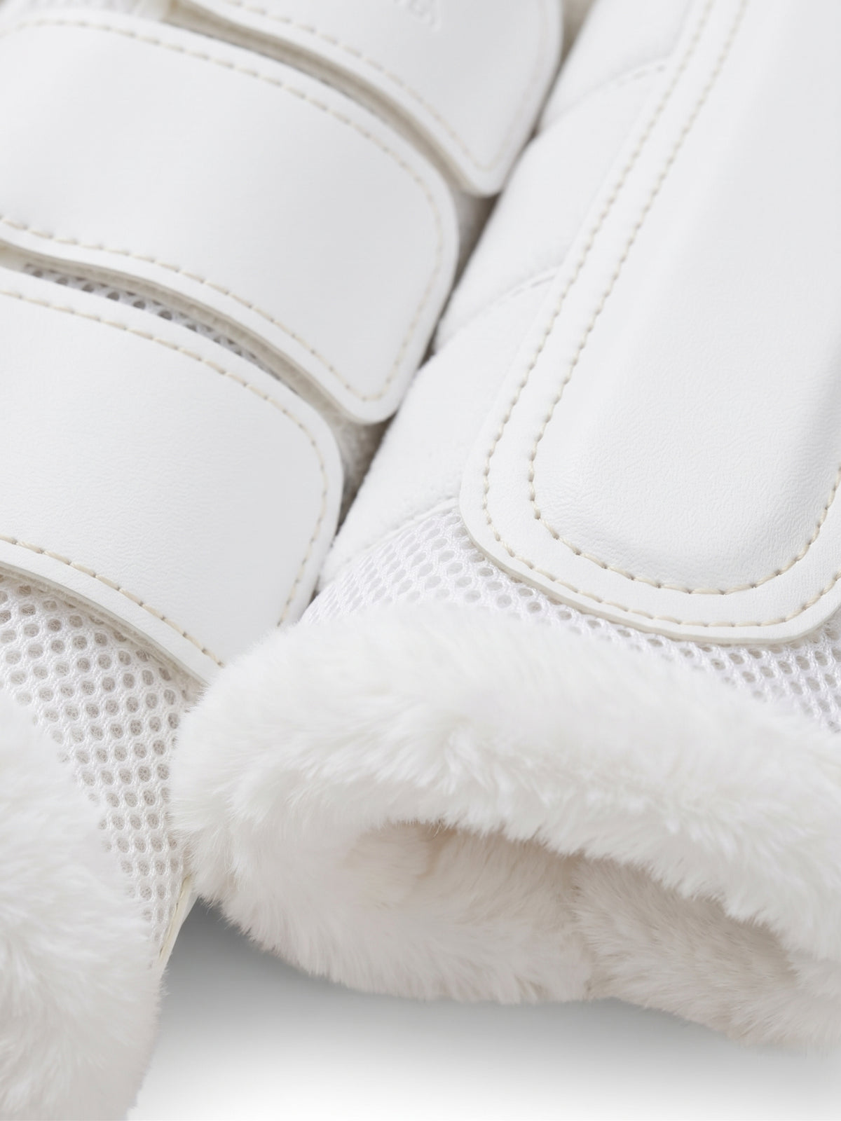Fur Mesh Brushing Boots White