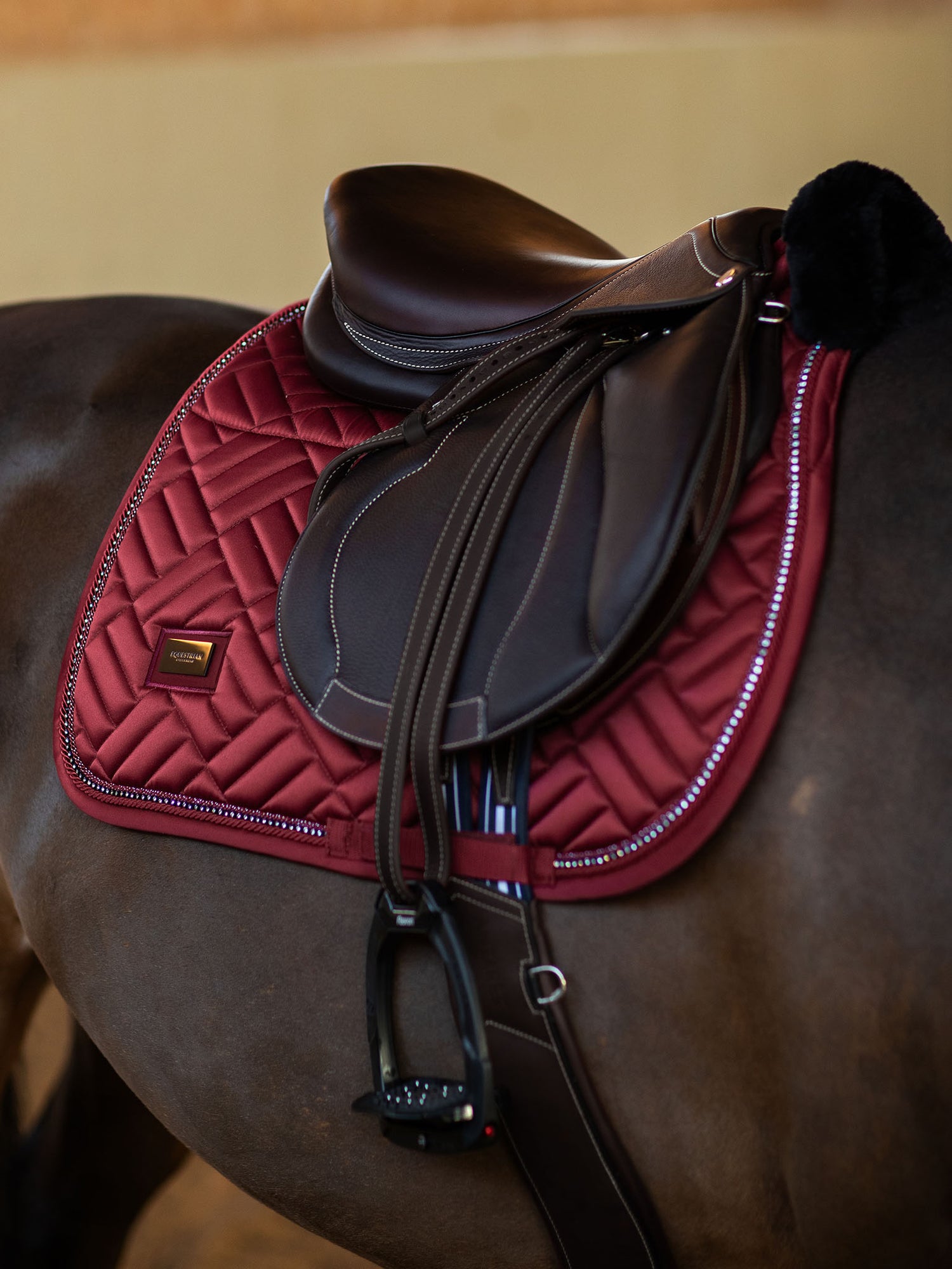 Jump Saddle Pad Vegan Fur Crystal Bordeaux