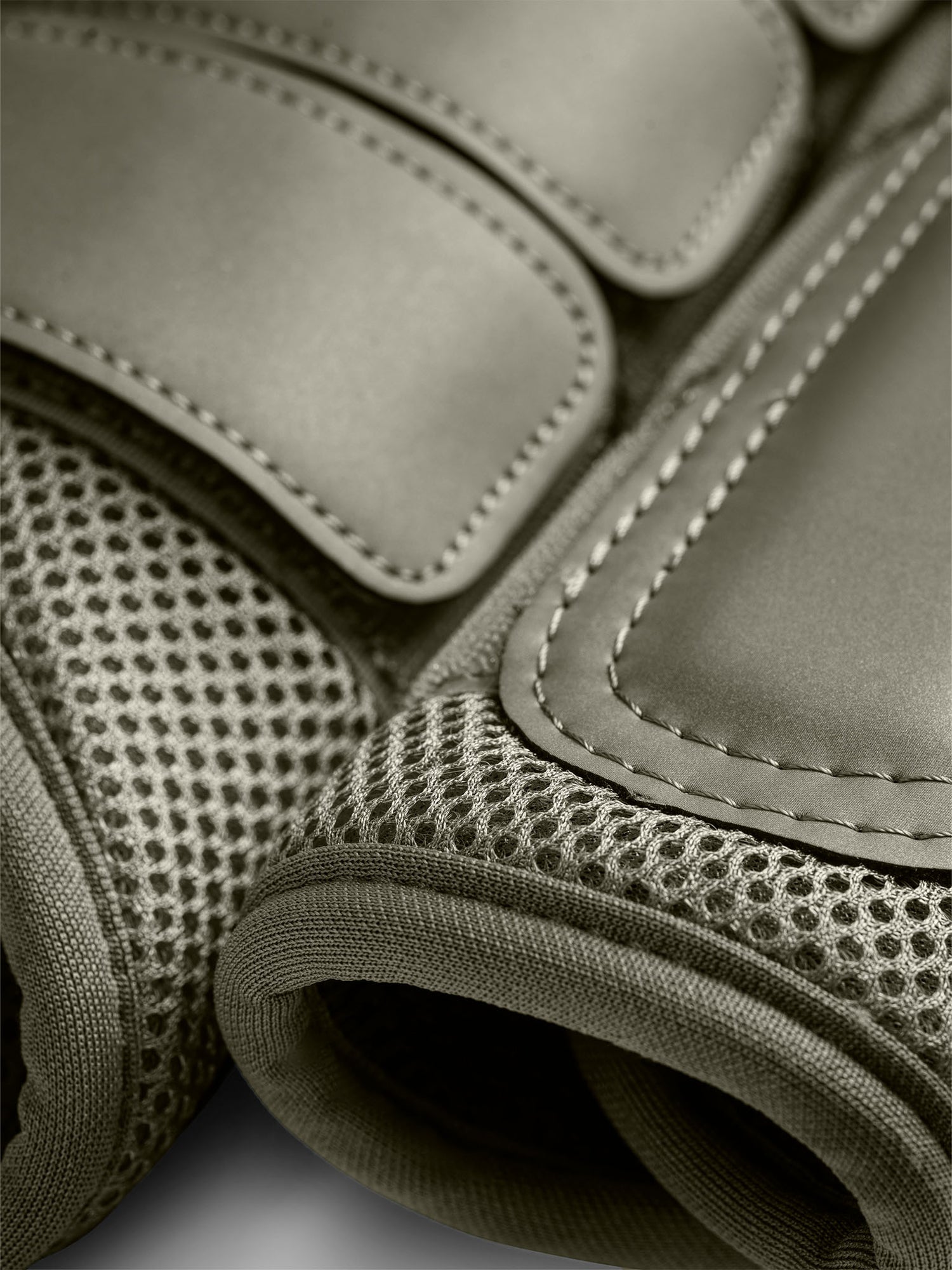 Mesh Brushing Boots Striking Valley