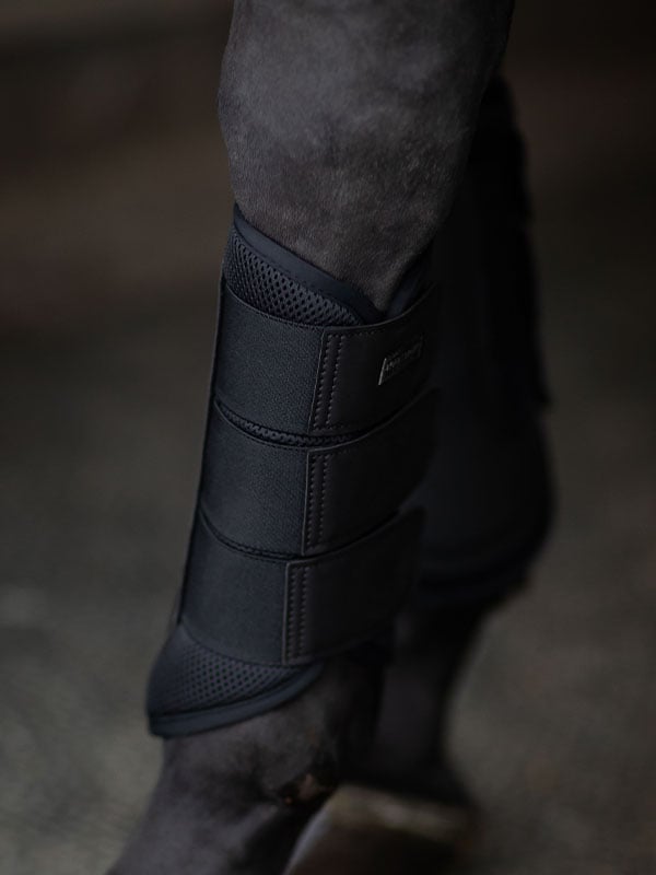 Mesh Brushing Boots All Black