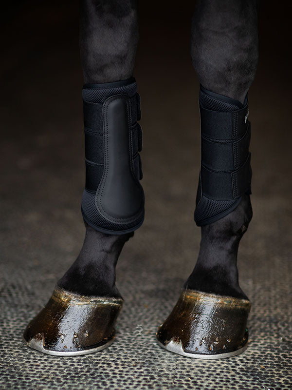Mesh Brushing Boots Black Edition