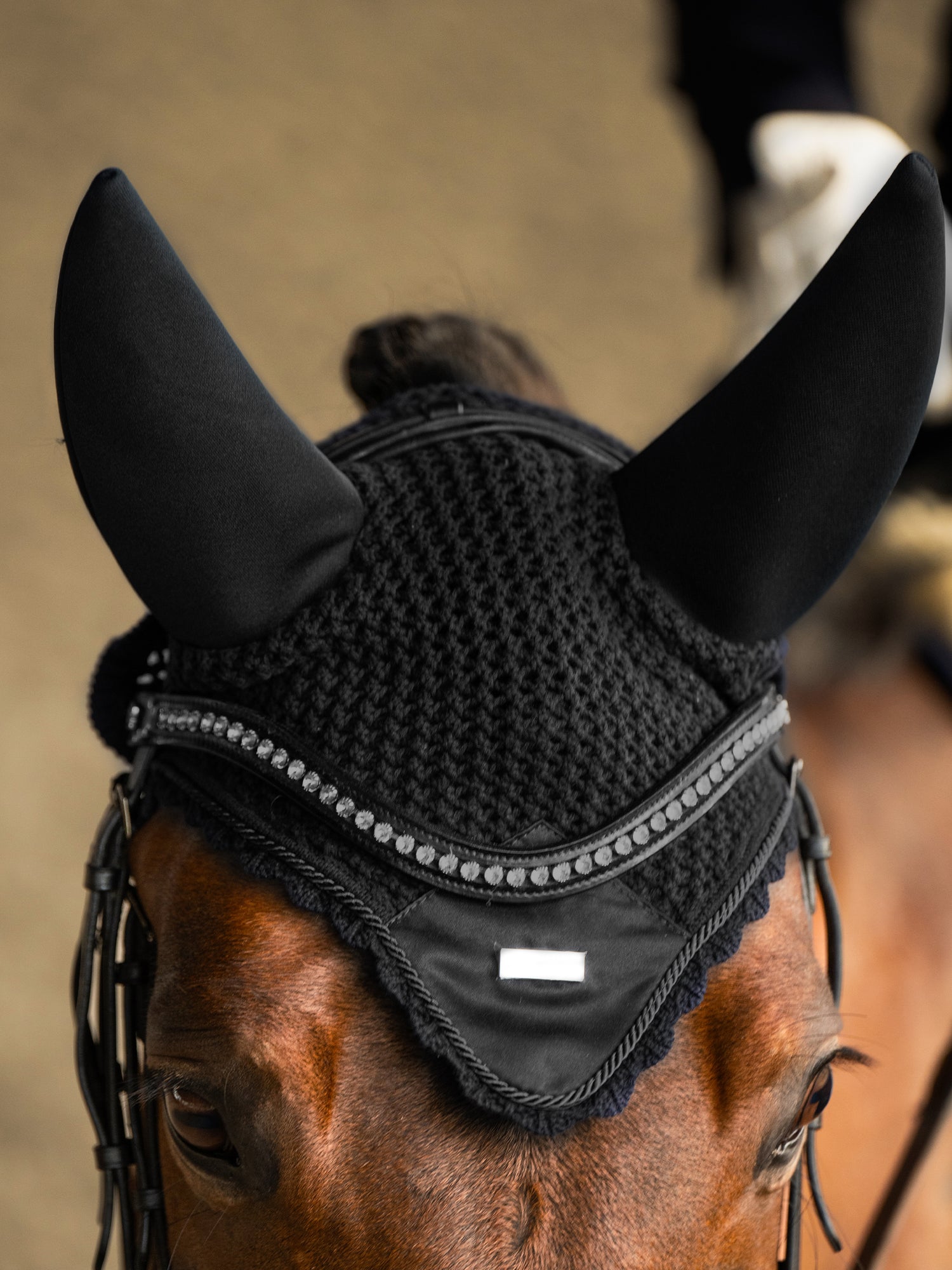 Vadderad Huva Black Silver