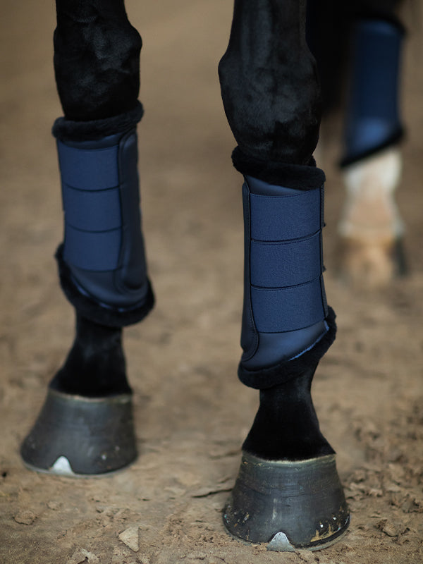 Brushing Boots Dark Venice