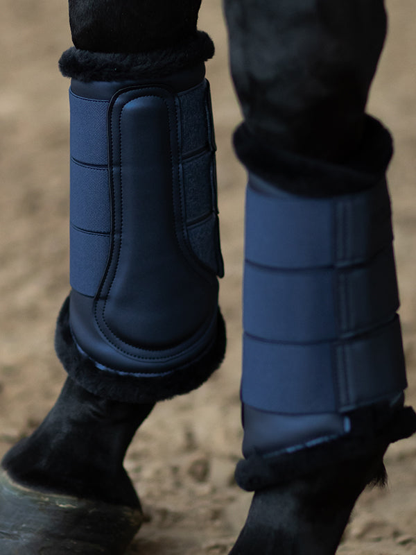 Brushing Boots Dark Venice