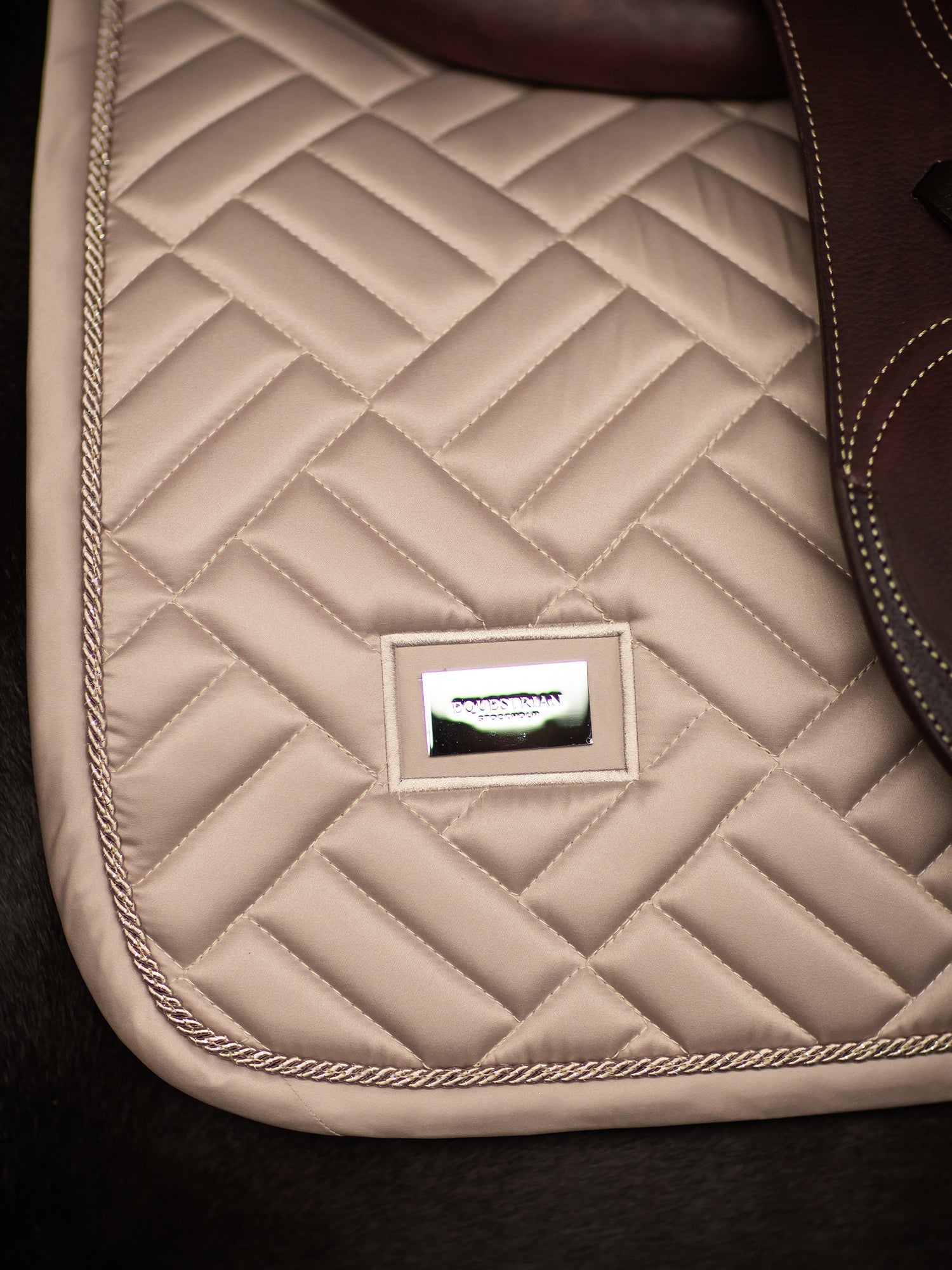 Springschabracke Modern Sand