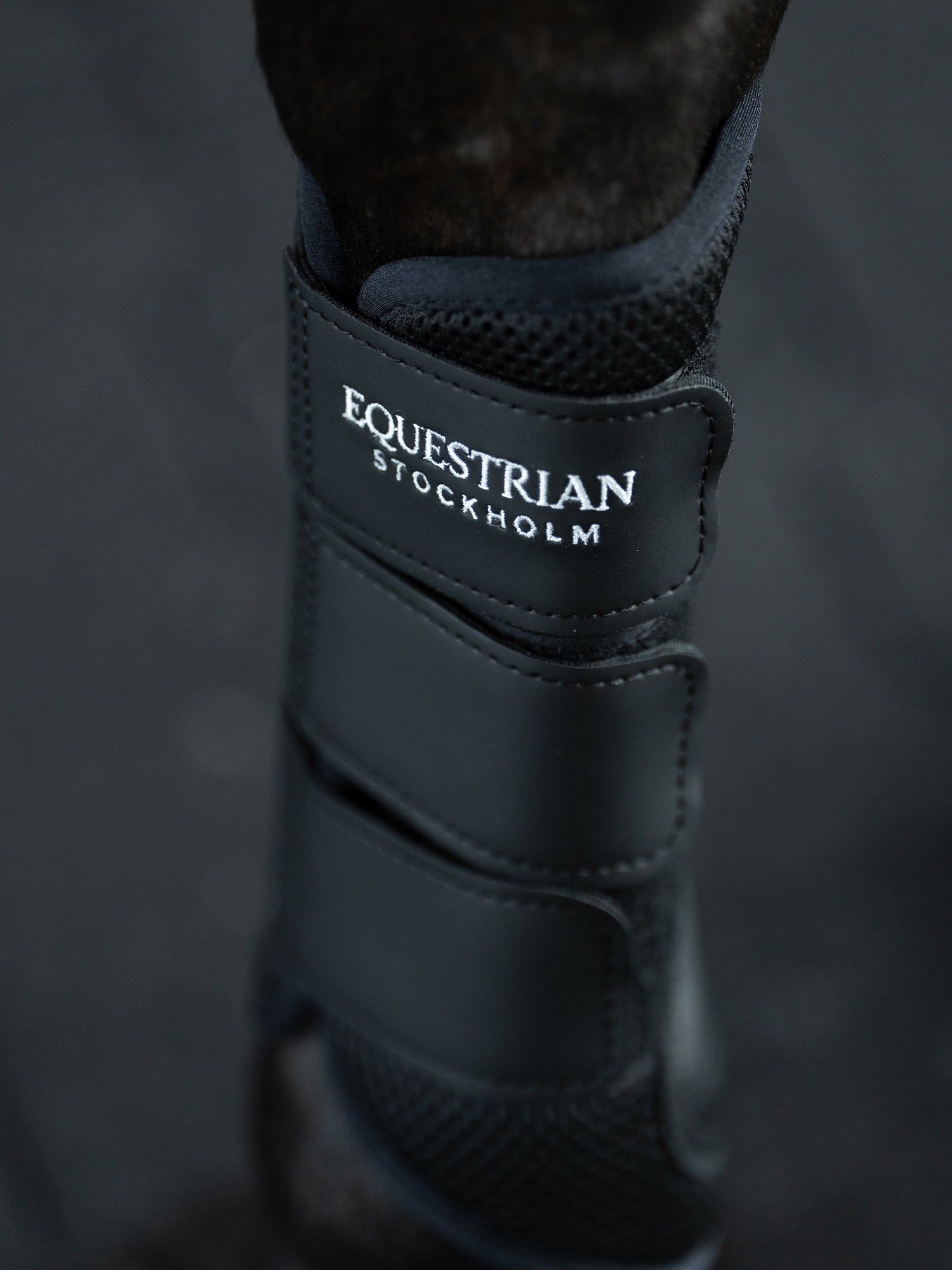 Mesh Brushing Boots Everyday Black