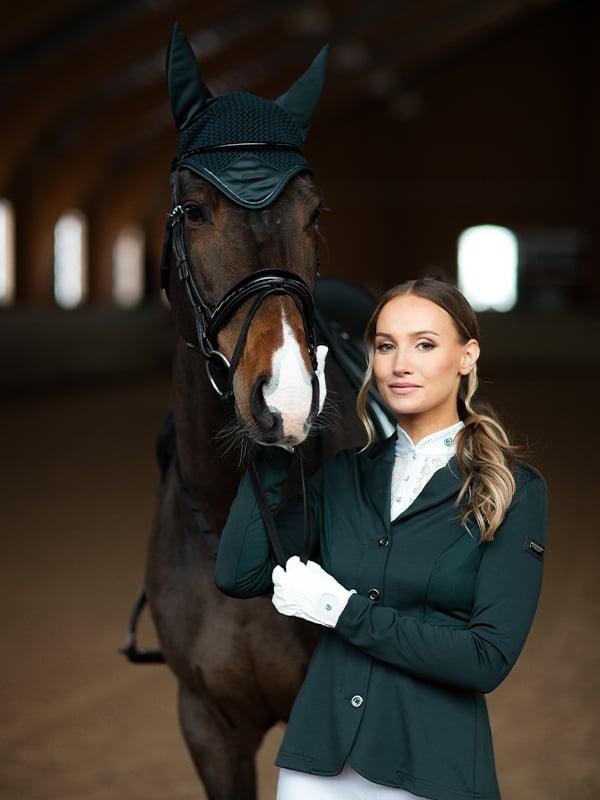 Fliegenhaube Modern Dramatic Monday