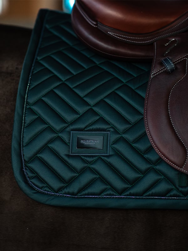 Springschabracke Modern Dramatic Monday