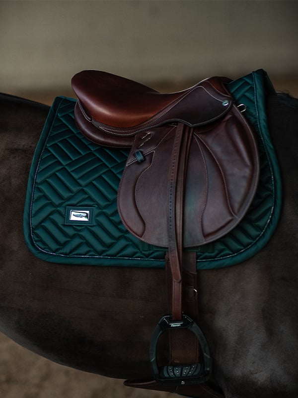 Jump Saddle Pad Modern Dramatic Monday