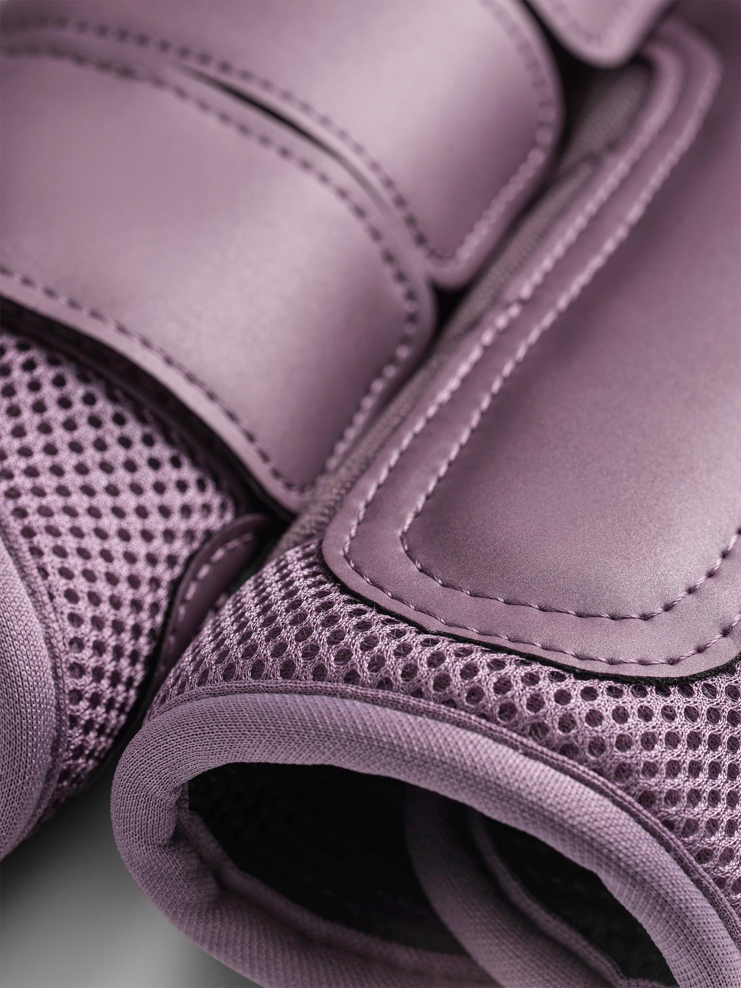 Mesh Brushing Boots Anemone