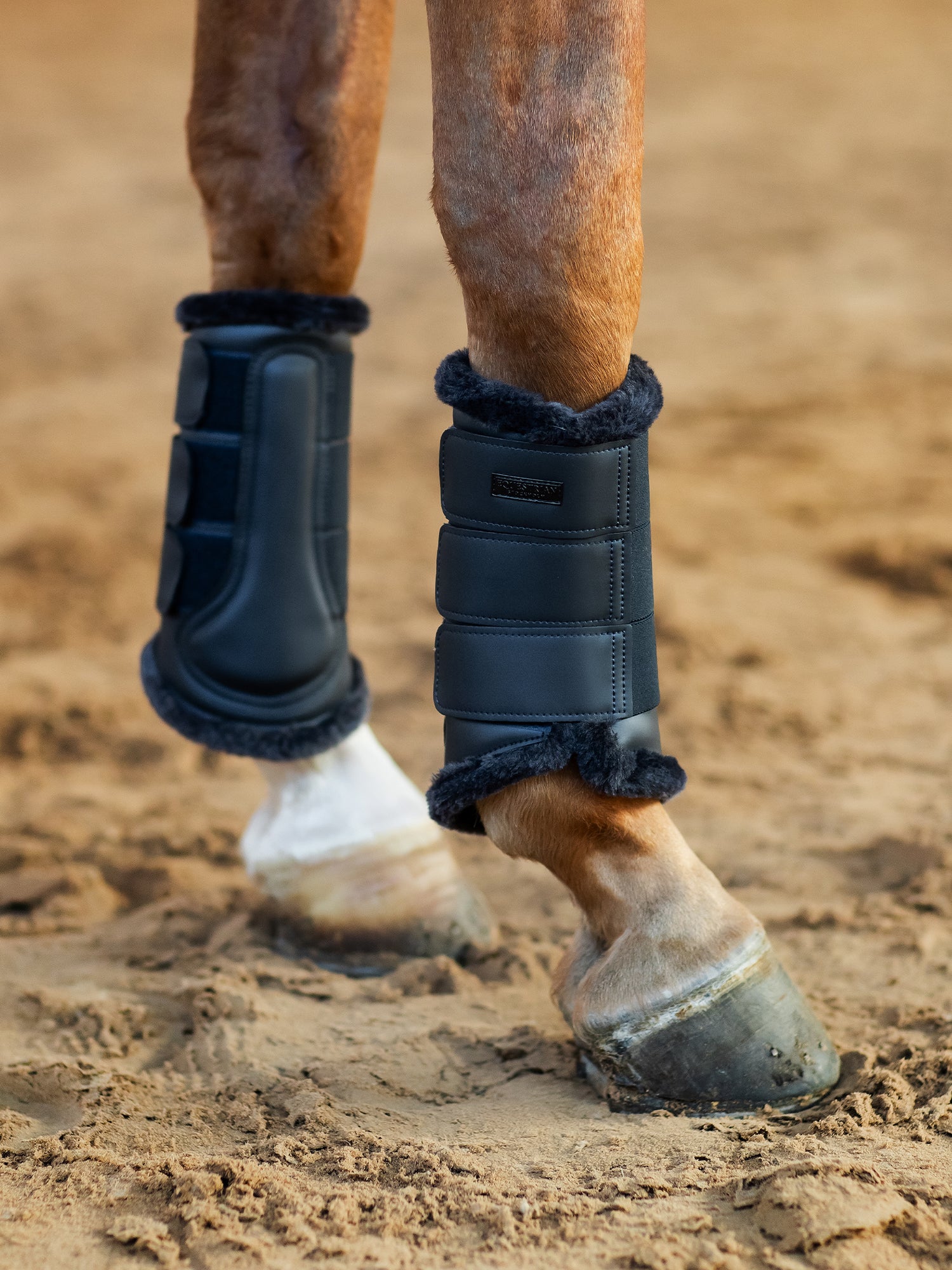Brushing Boots Clean Navy