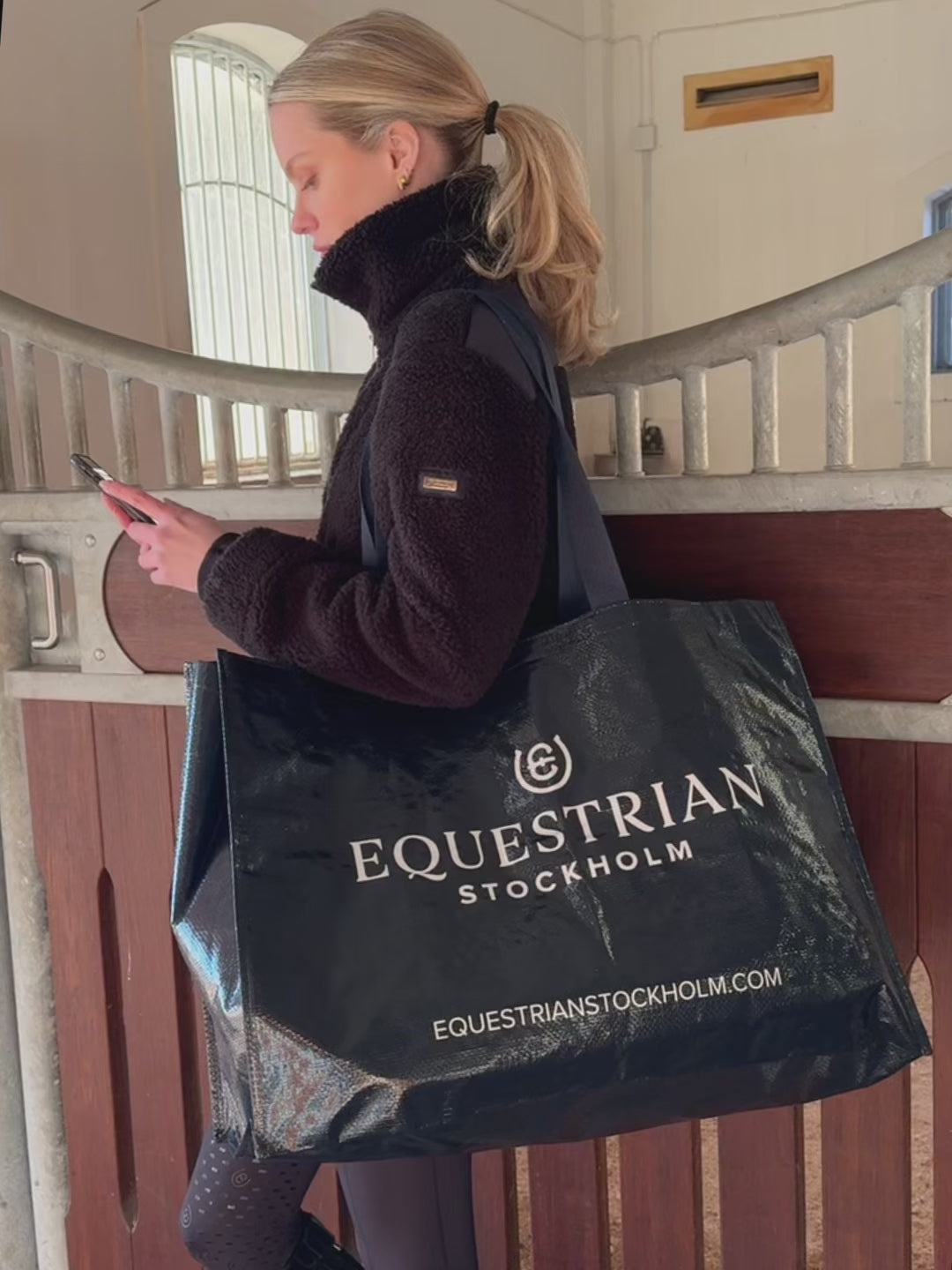 Woven Stable Bag Navy