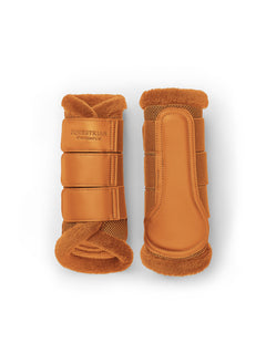 Image studio des guêtres fermées Equestrian Stockholm Fur Mesh Chestnut avec mesh 3D et bordure en fausse fourrure douce.
