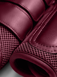 Image studio des guêtres fermées mesh Merlot Equestrian Stockholm en mesh 3D respirant avec sangles.