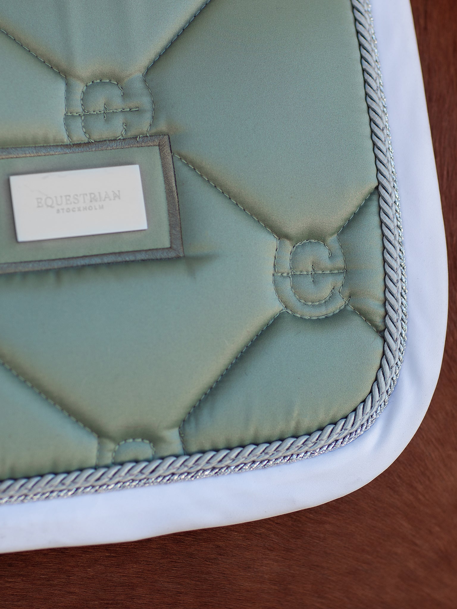 Spring Zadeldekje Pistachio White | Equestrian Stockholm