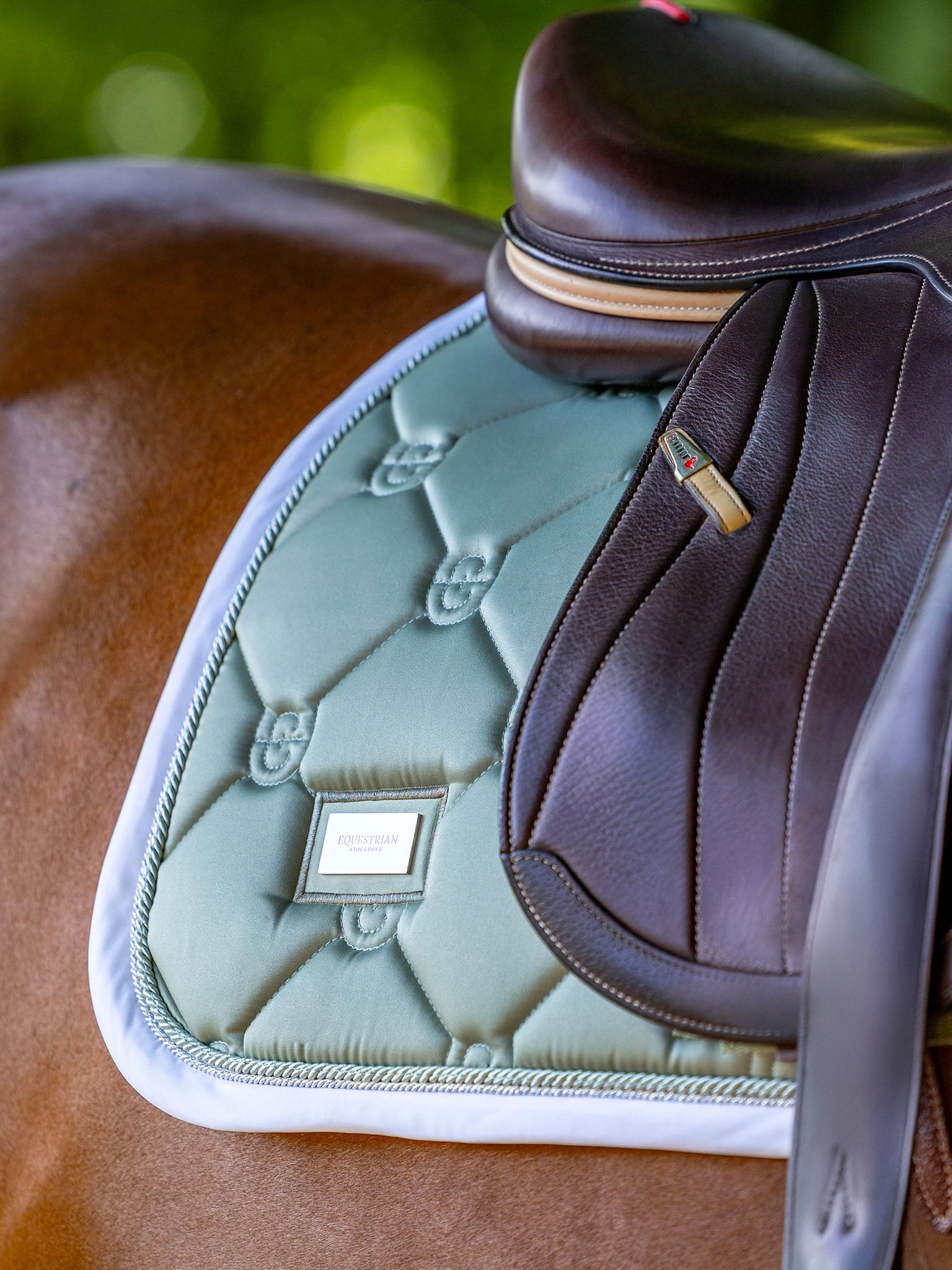 Spring Zadeldekje Pistachio White | Equestrian Stockholm