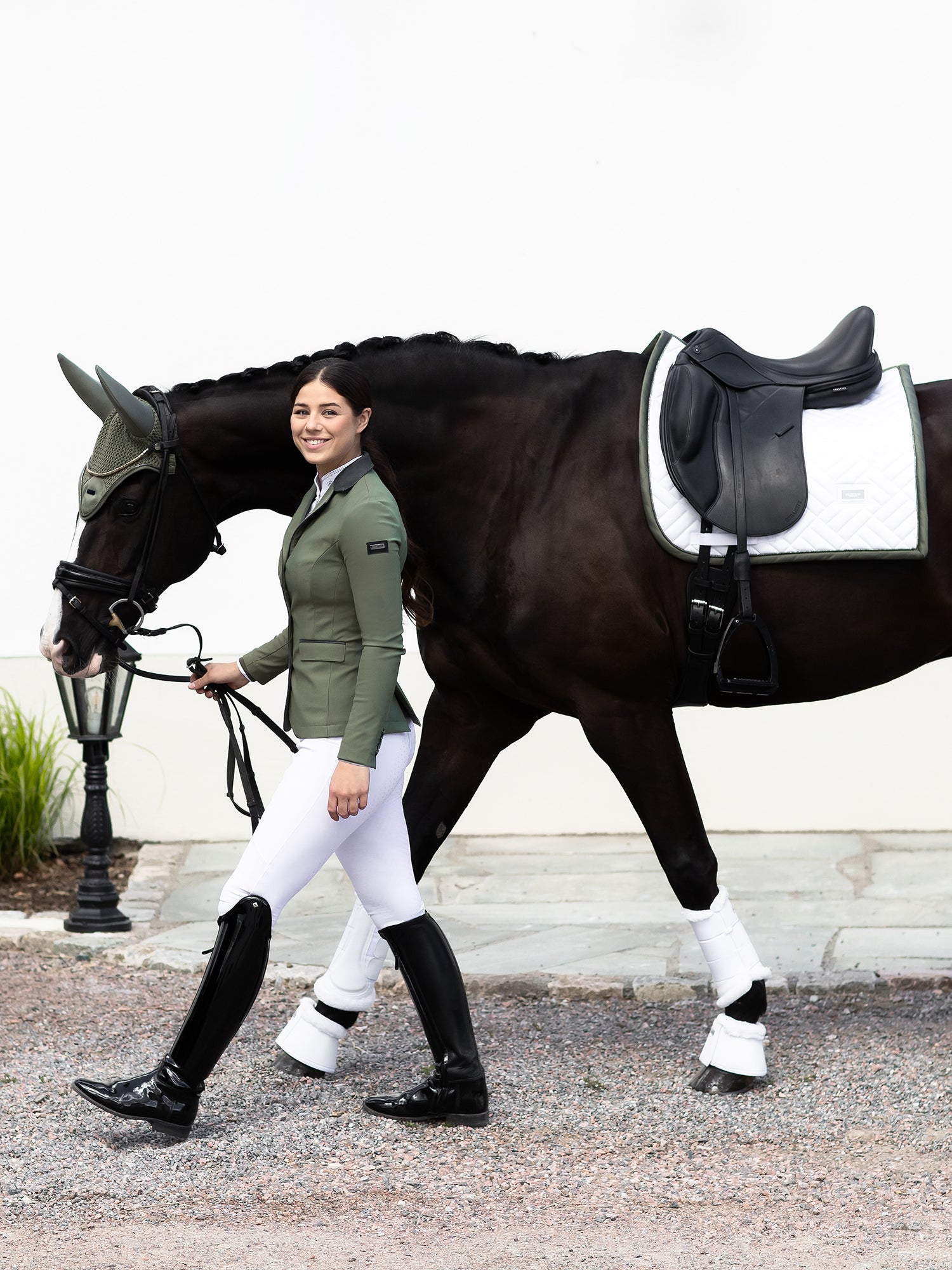 Dressage Saddle Pad Modern White Striking Valley