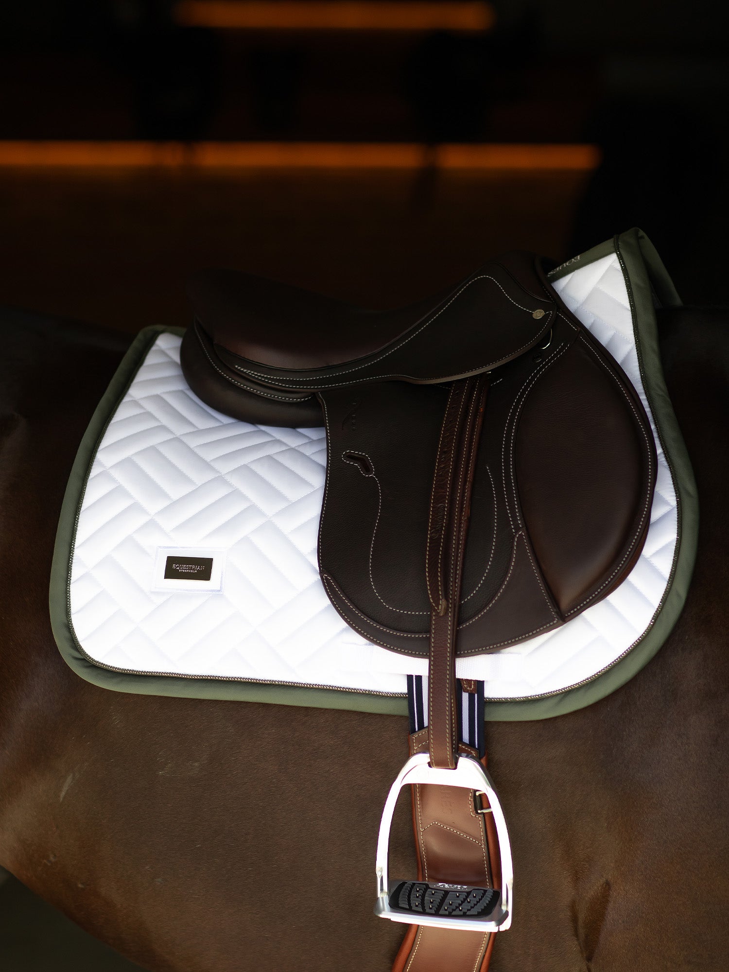 Jump Saddle Pad Modern White Striking Valley