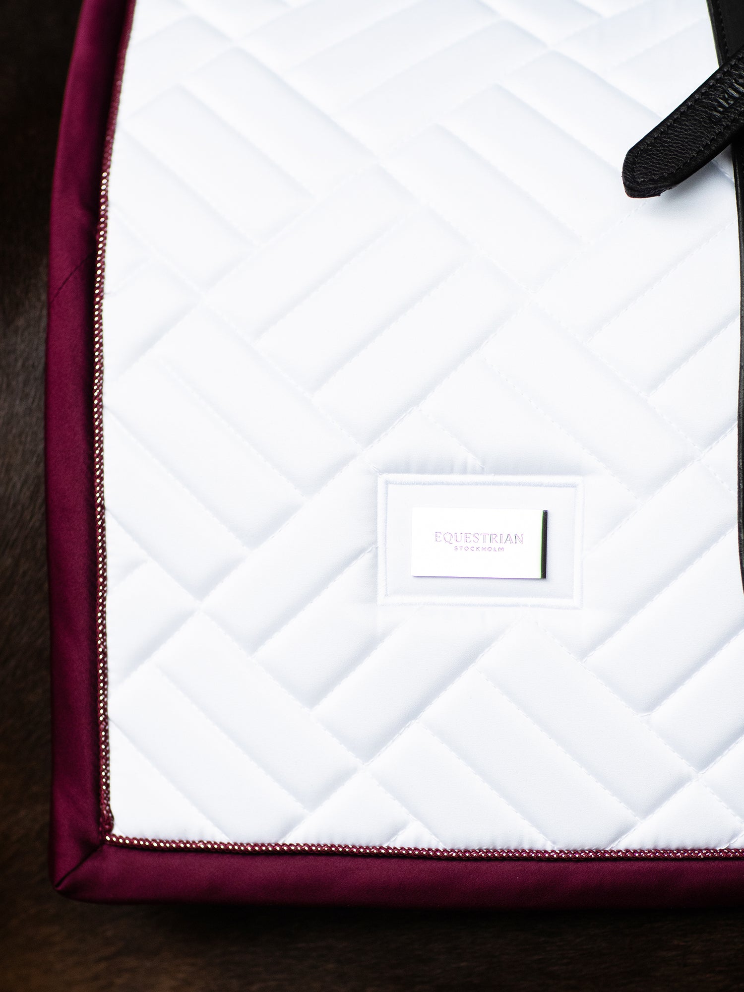 Tapis de Dressage Modern White Merlot