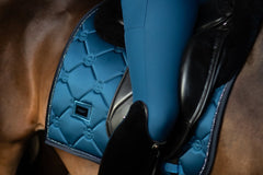 blue-meadow-dressage-saddle-pad-dressyrschabrak-dressurschabracke