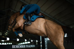 blue-meadow-jumping-saddle-pad-hoppschabrak-springschabrack-spring-zadeldekje-on1