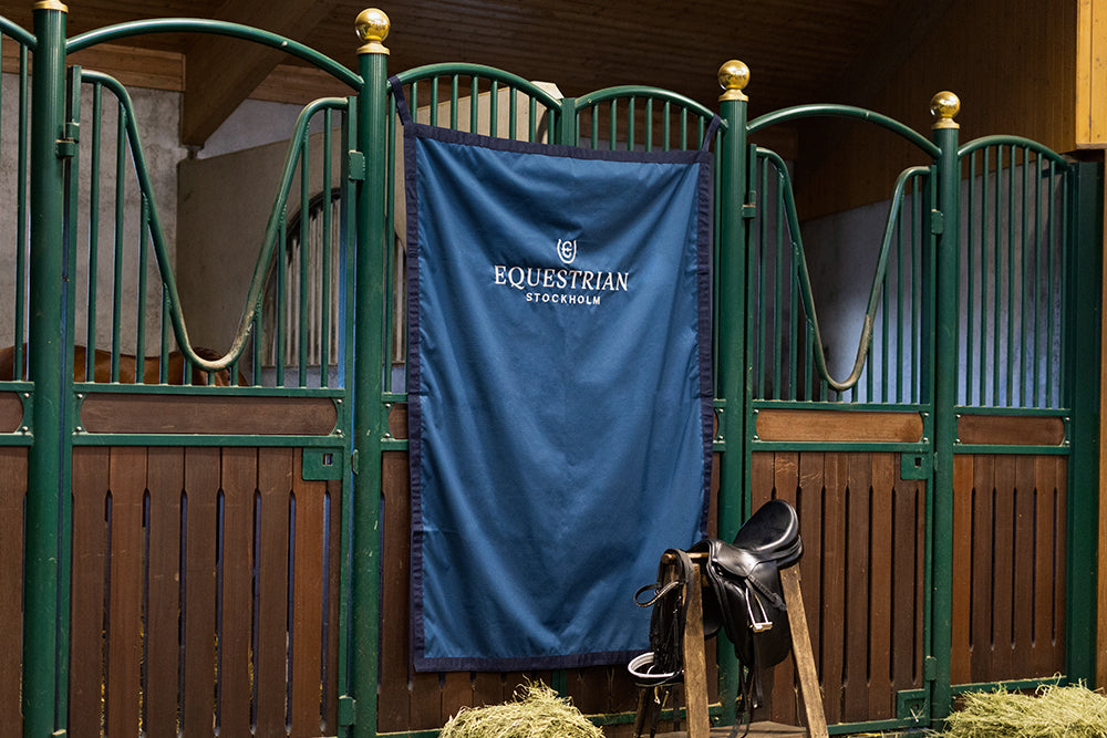 Stable Curtain Blue Meadow – Equestrian Stockholm