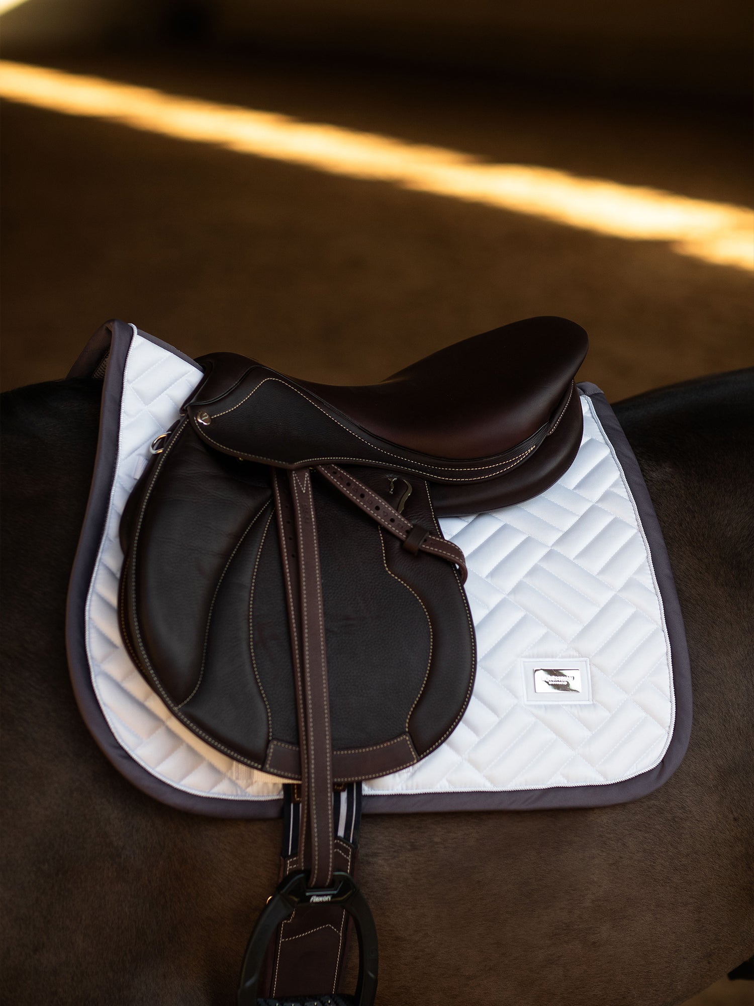 Jump Saddle Pad Modern White Dark Violet