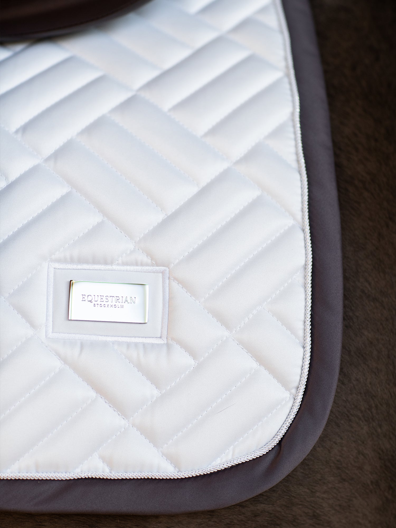 Springschabracke Modern White Dark Violet