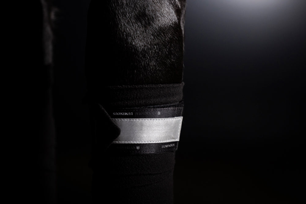 luminous-black-fleece-bandages-benlindor-bandagen-bandages-on2